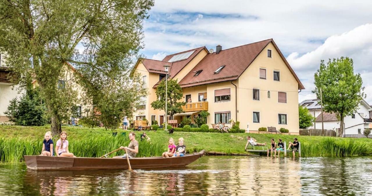 Bartlhof-Ferienwohnungen-Zimmer Бургленгенфельд Экстерьер фото